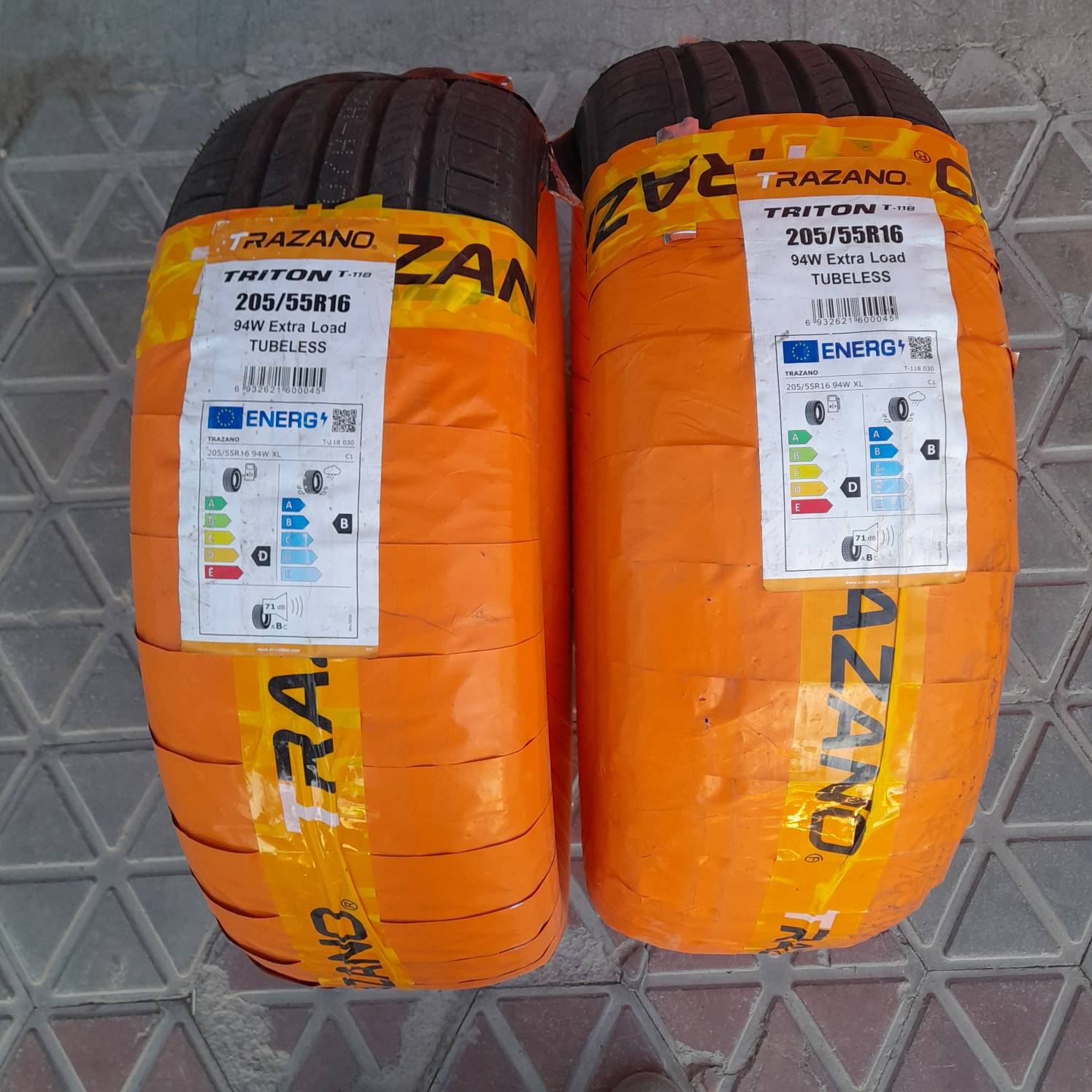 لاستیک ترازانو سایز 205/55/16 مدل T-118 تولید 2025 - دو حلقه